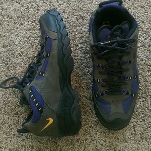 Nike Air Regrind Hiking Shoe Boots Size 11